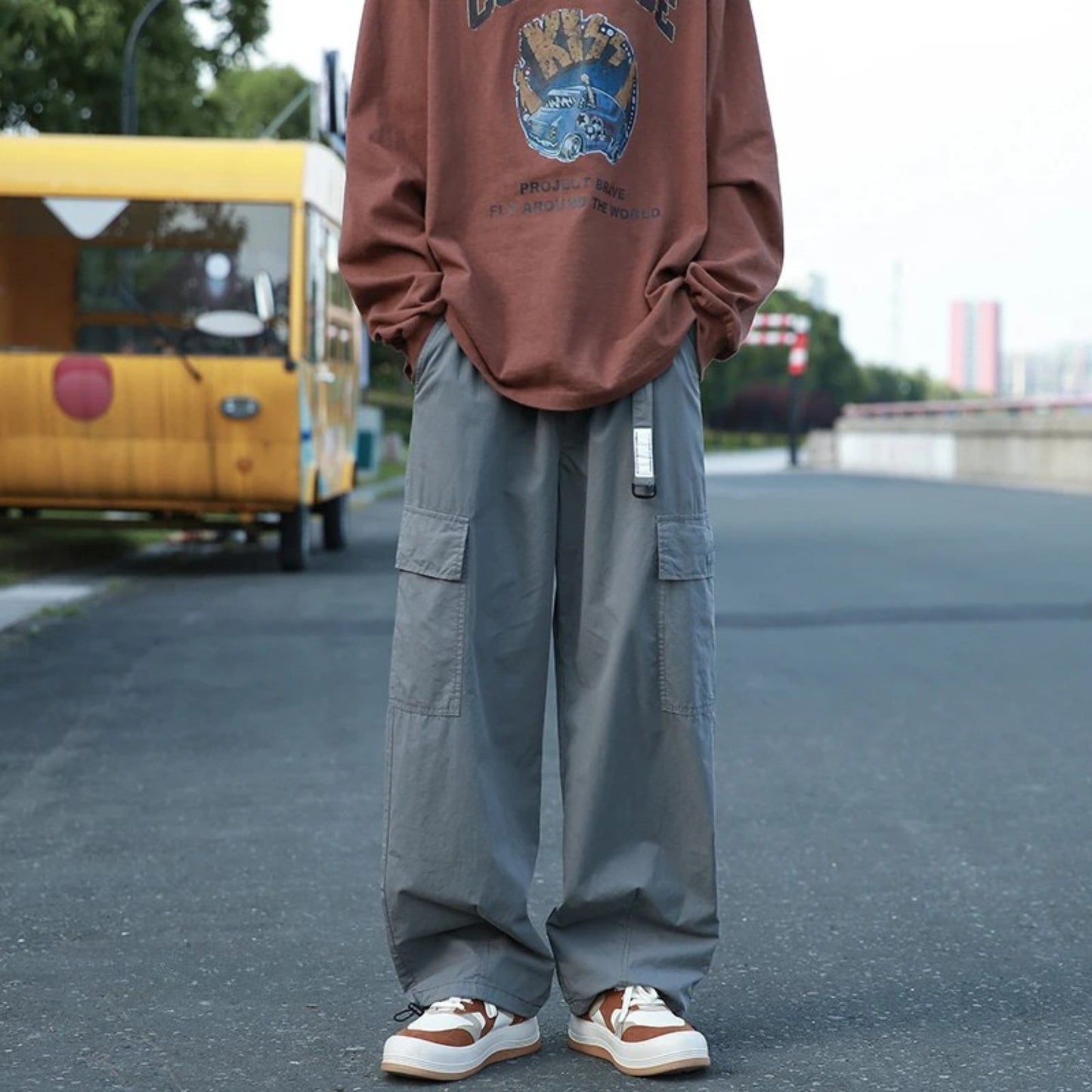 Apex Wide-Leg Cargo Pants