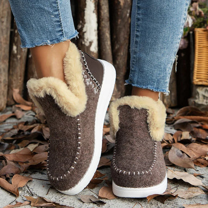 Averra Cozy Booties